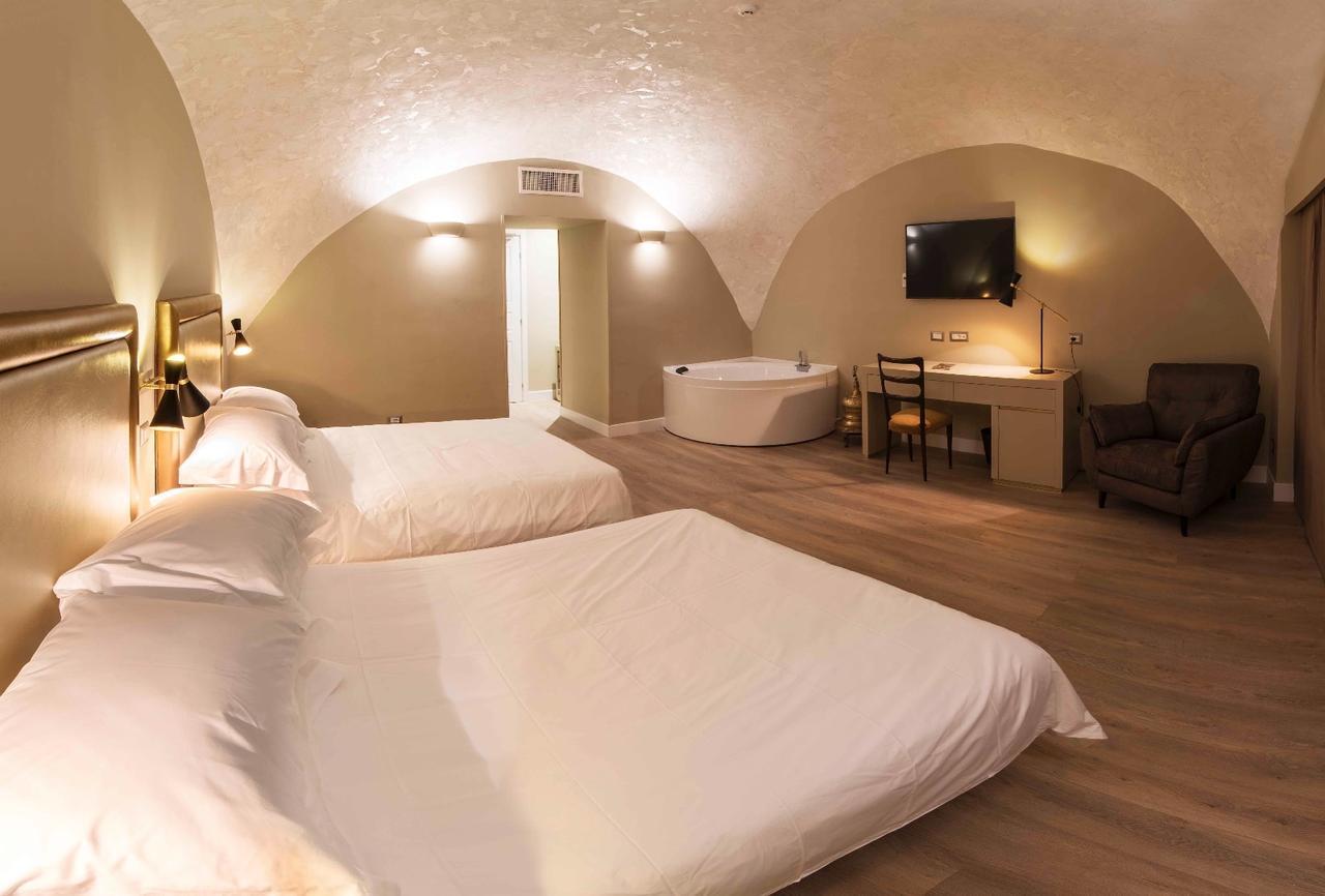 Caruso Place Boutique & Wellness Suites Napoli Exterior foto